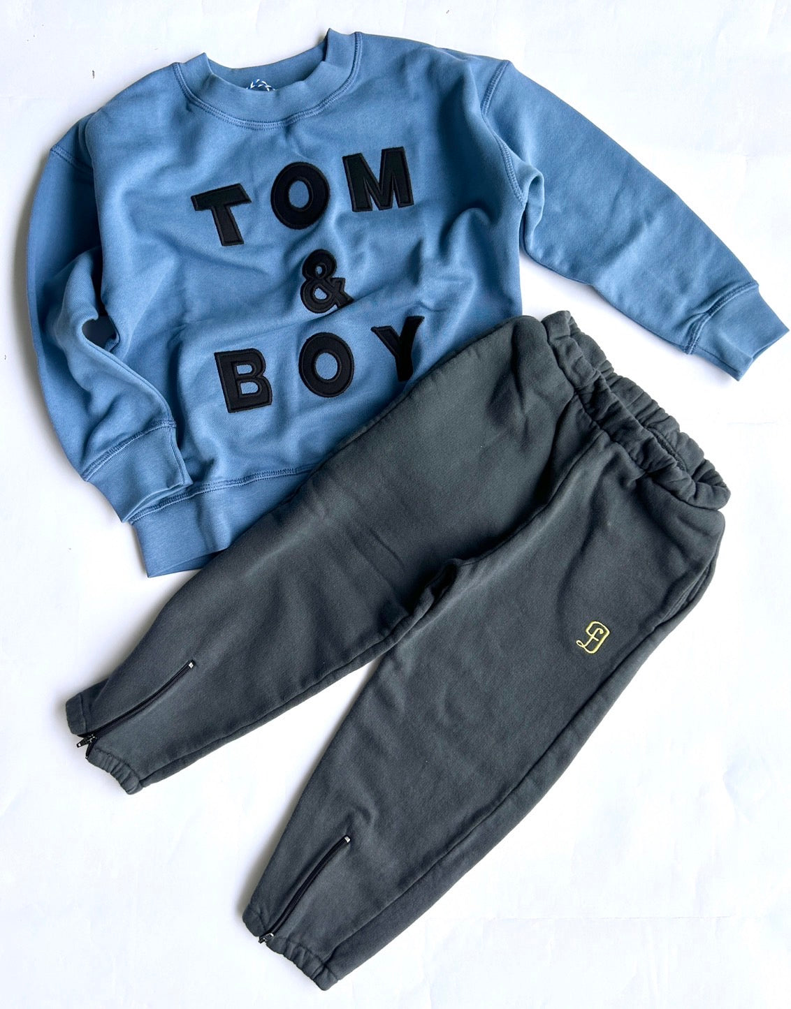 TOM & BOY BLUE EMBROIDERED SWEATSHIRT