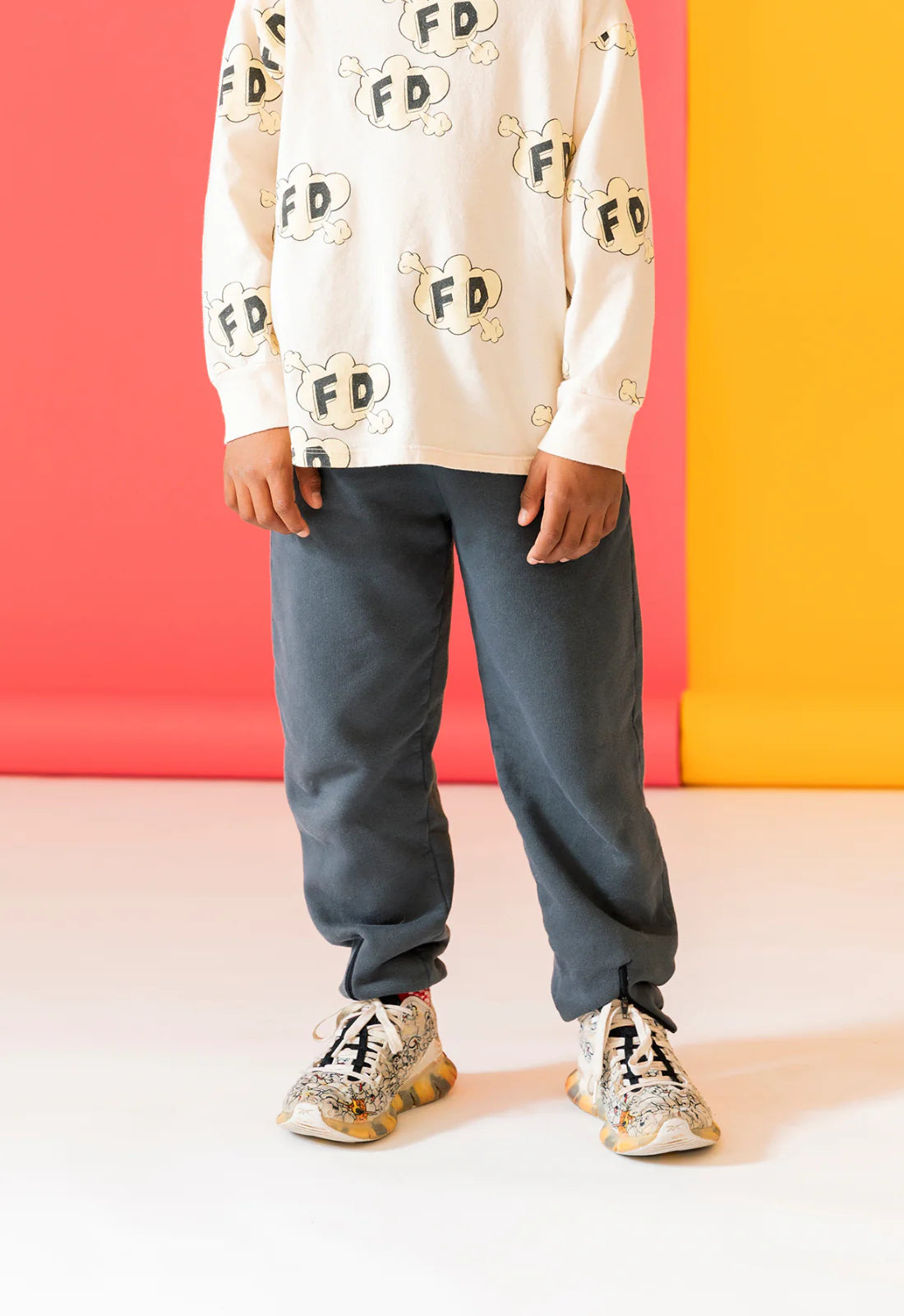 FD EMBROIDERY PAVMENT PANTS